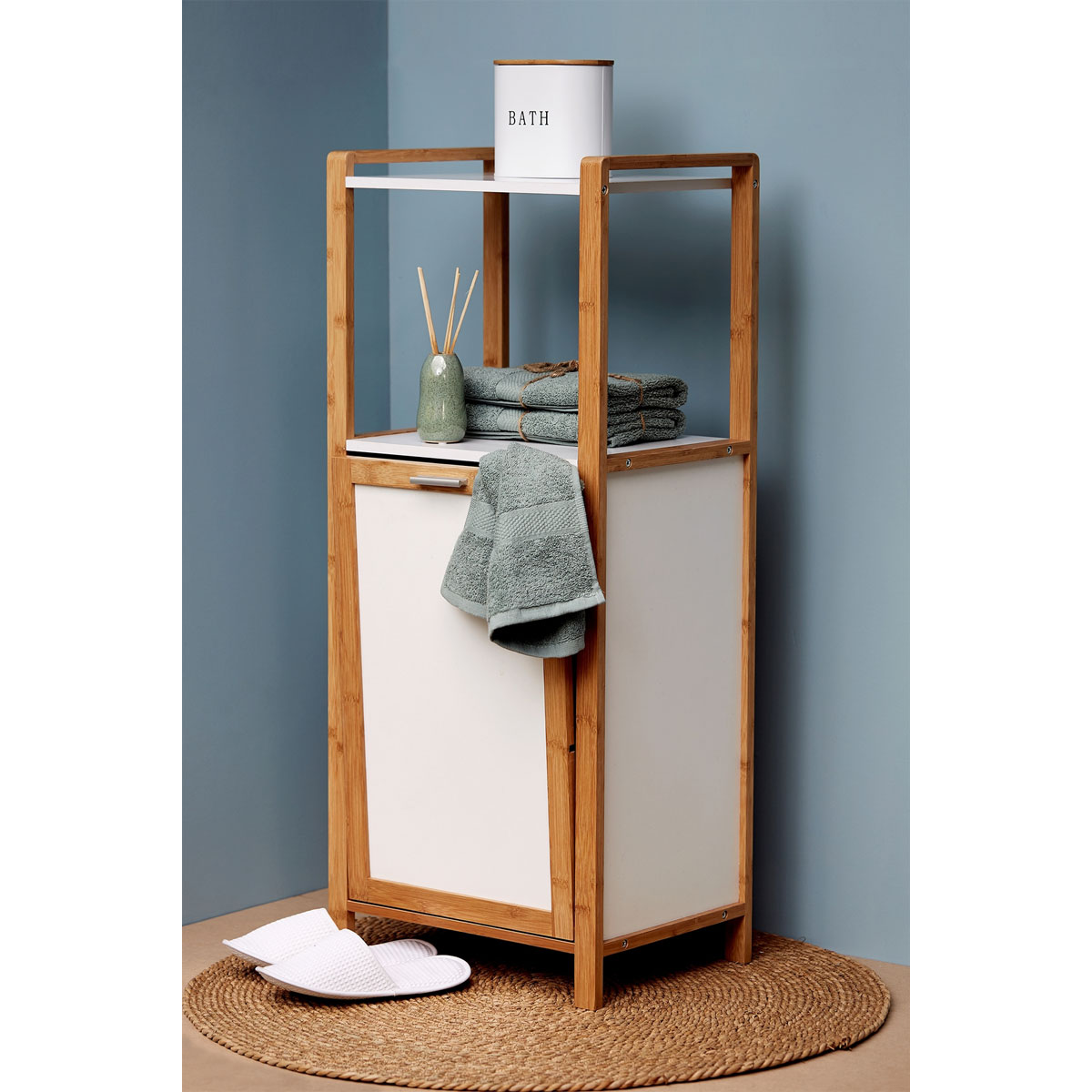 Wenko Regal Finja aus Bambus mit Wäschebox mit 2 Ablagen und integriertem  Wäschesammler | 514380