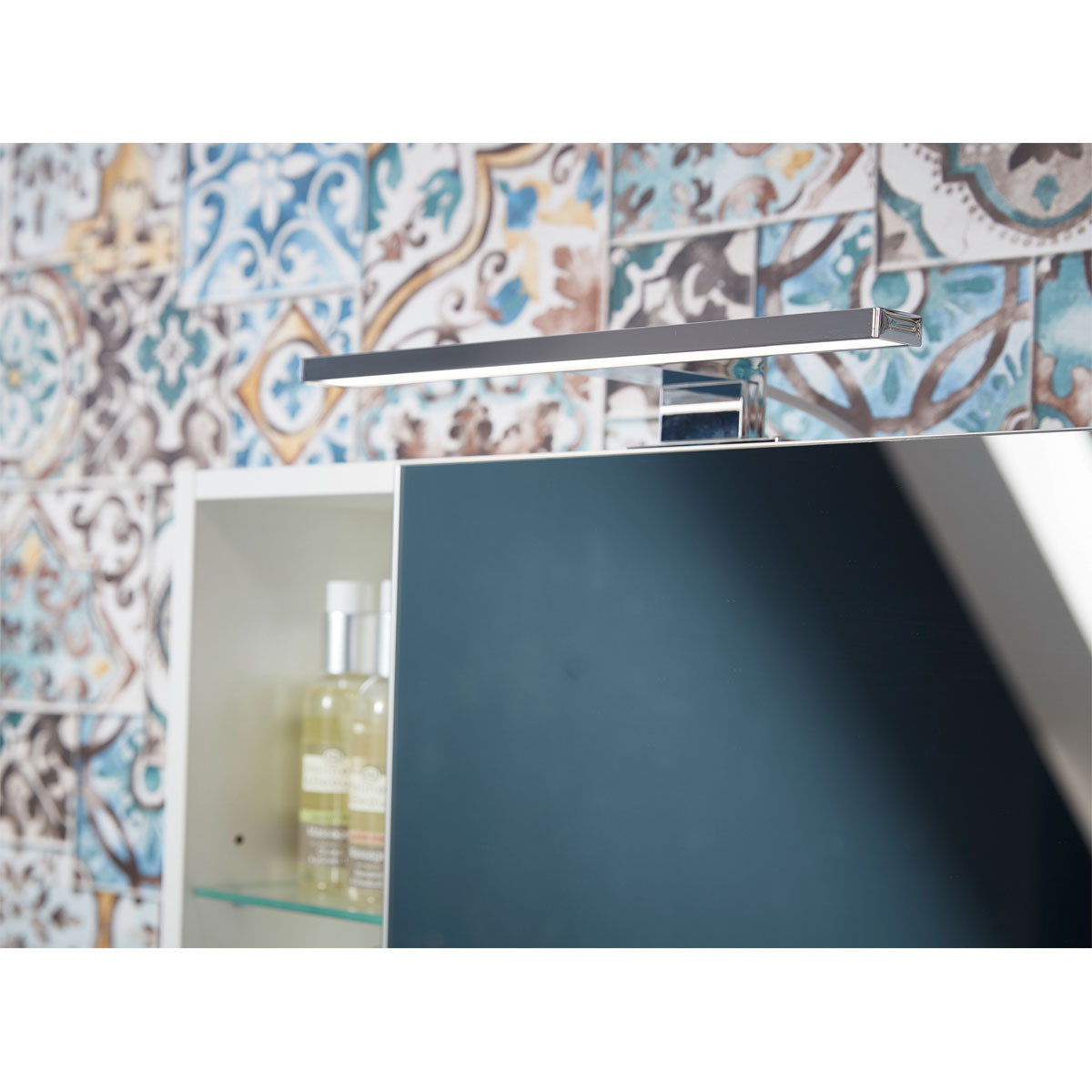 LED-Spiegelschrank 90 x 91 x 25 cm Navarra-Eicheoptik/weiß Bild 7