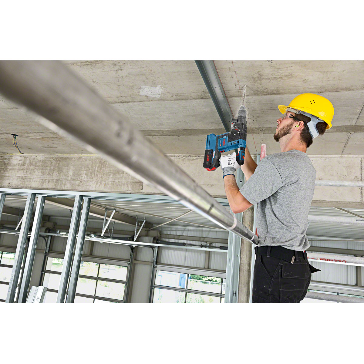 Bosch Professional Akku- Bohrhammer GBH 18V- 26 Solo inkl. L-Boxx 136 und Zusatzhandgriff Bild 3