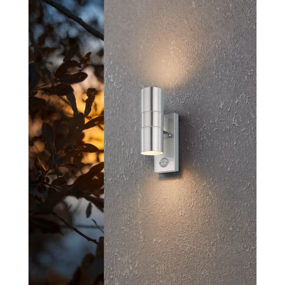 Eglo LED-Außenwandleuchte Riga mit Bewegungsmelder silber Bild 2