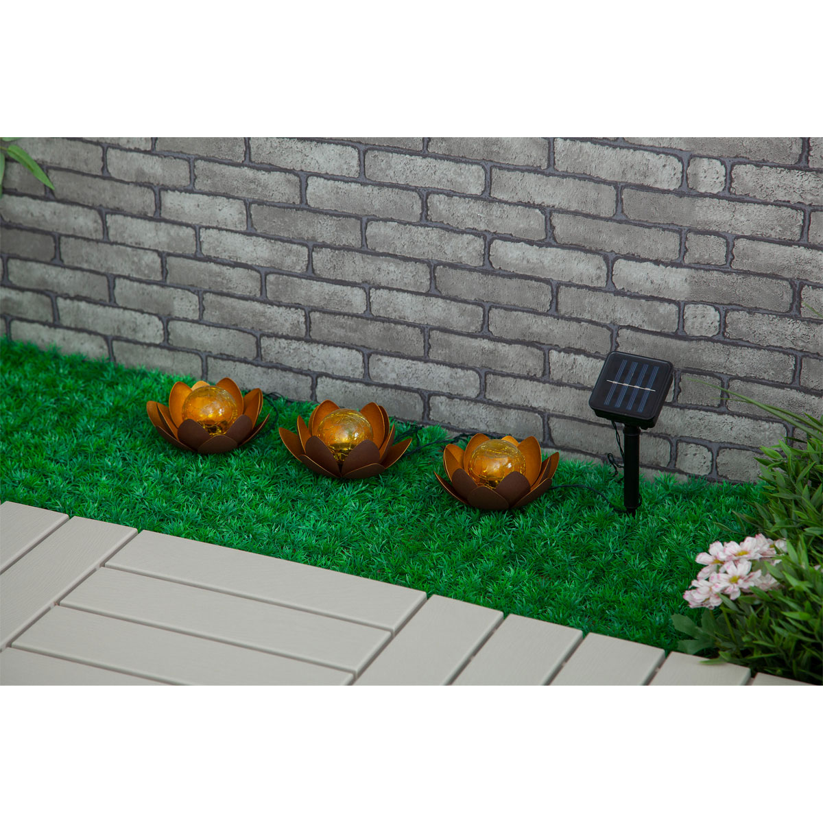 Flector Garten  LED Solar Dekoleuchte Lotus 15 cm