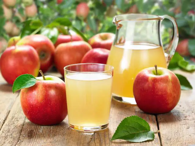 Mostobst mit Apfelsaft Mostobst mit Apfelsaft
