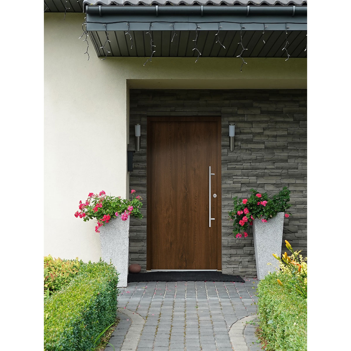 SplenDoor  Premium-Haustür Passivedoor Ribe RC2 energiesparend einbruchsicher nussbaum 110 x 210 cm rechts Bild 2