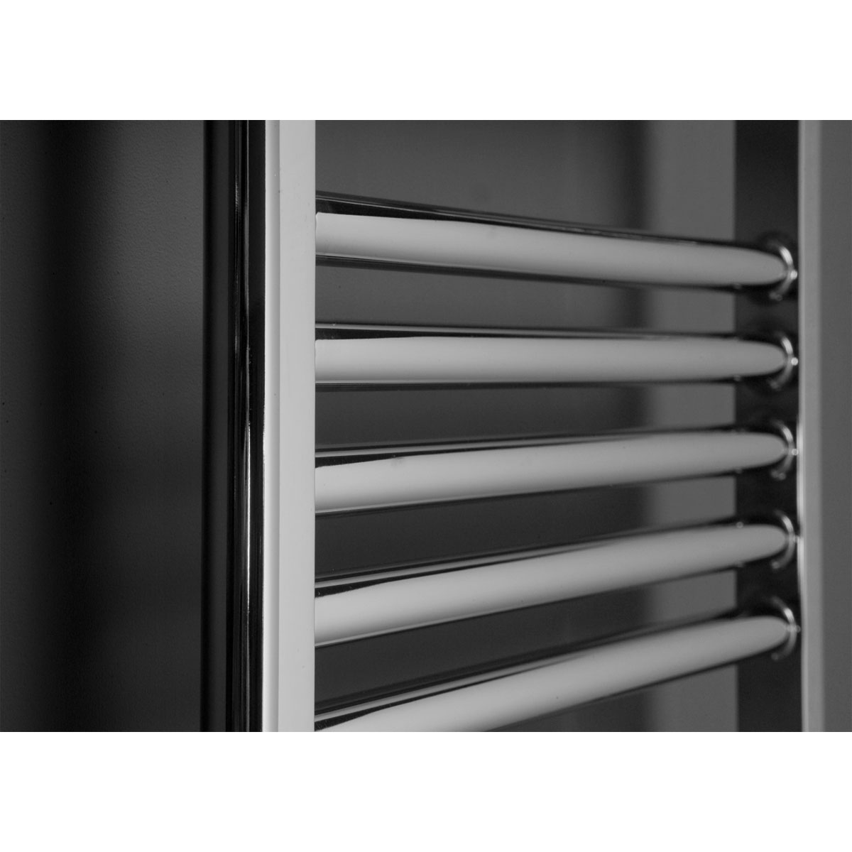 Ximax  Badheizkörper C1 1636 x 600 mm 551 Watt Mittenanschluss Chrom Bild 2