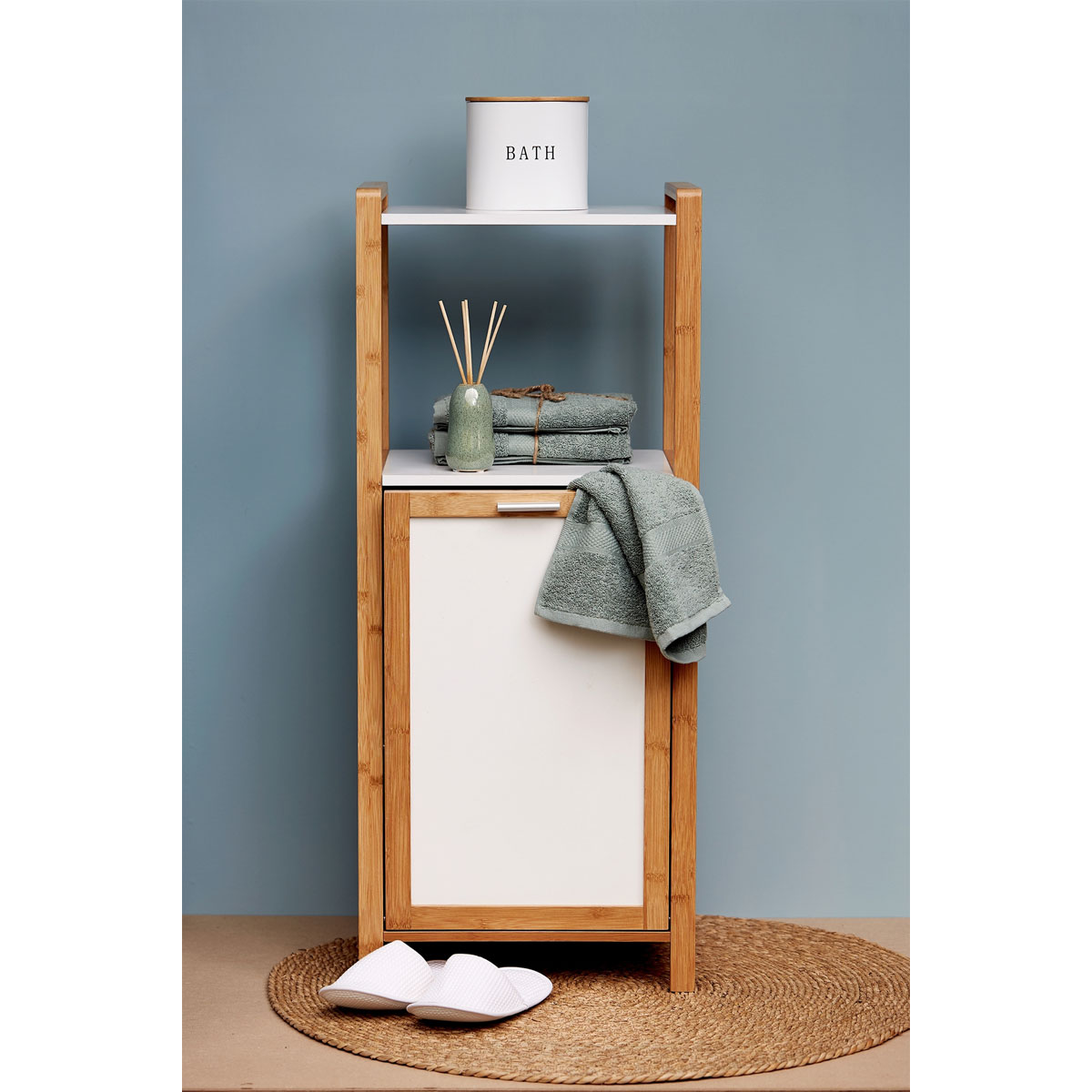 Wenko Regal Finja aus Bambus mit Wäschebox mit 2 Ablagen und integriertem  Wäschesammler | 514380