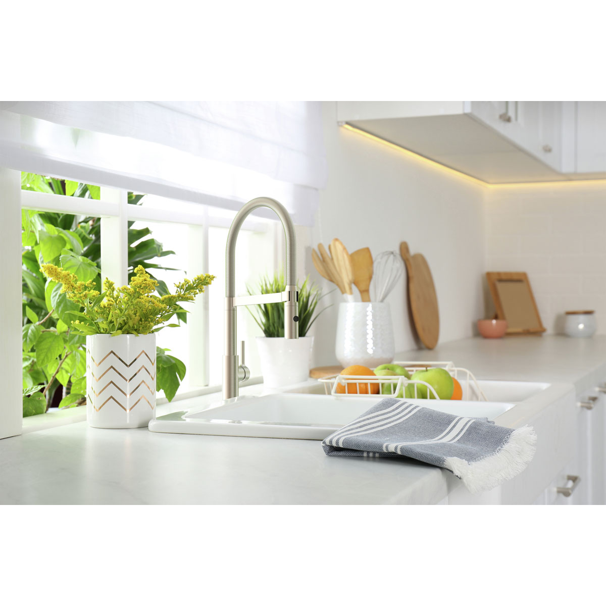 Lenz  Küchenarmatur ALUNA mit Pendelbrause Edelstahloptik Bild 2