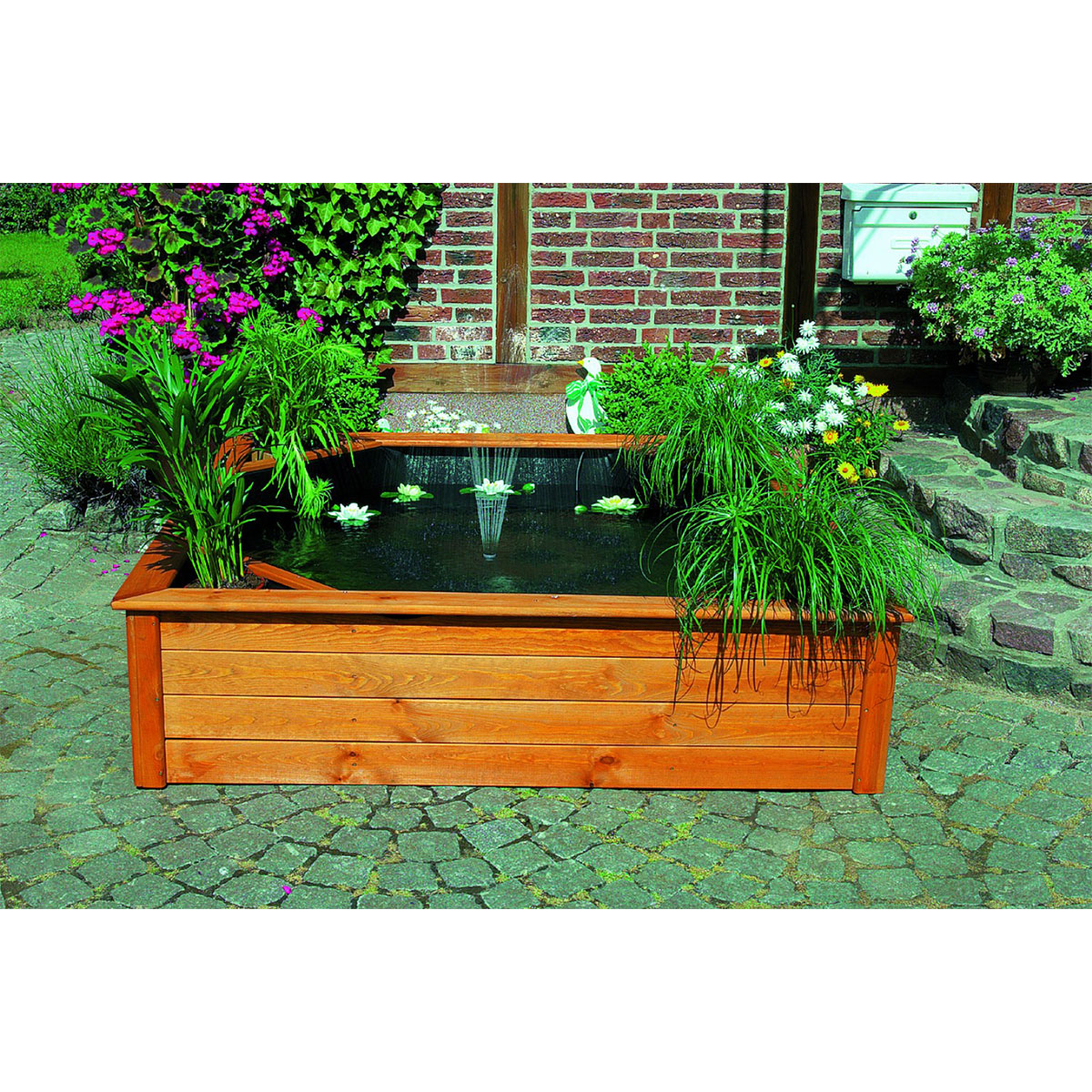 Teichschalen & Fertigteiche im BayWa Bau & Gartenmarkt