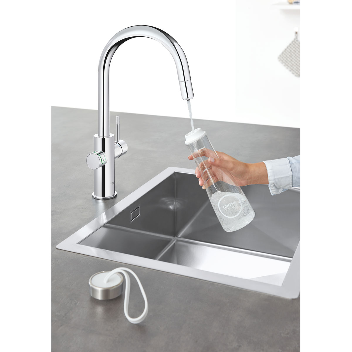 Grohe Spültischbatterie Blue Home mit Filterfunktion C-Auslauf 