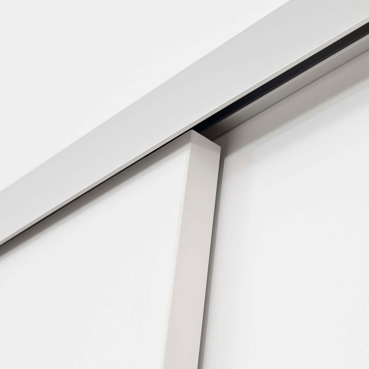 Hibitaro  Rahmenlose Holzschiebetür HS-Komplett 755 x 2035 mm Türflügel in Weiß Wandmontage Bild 3