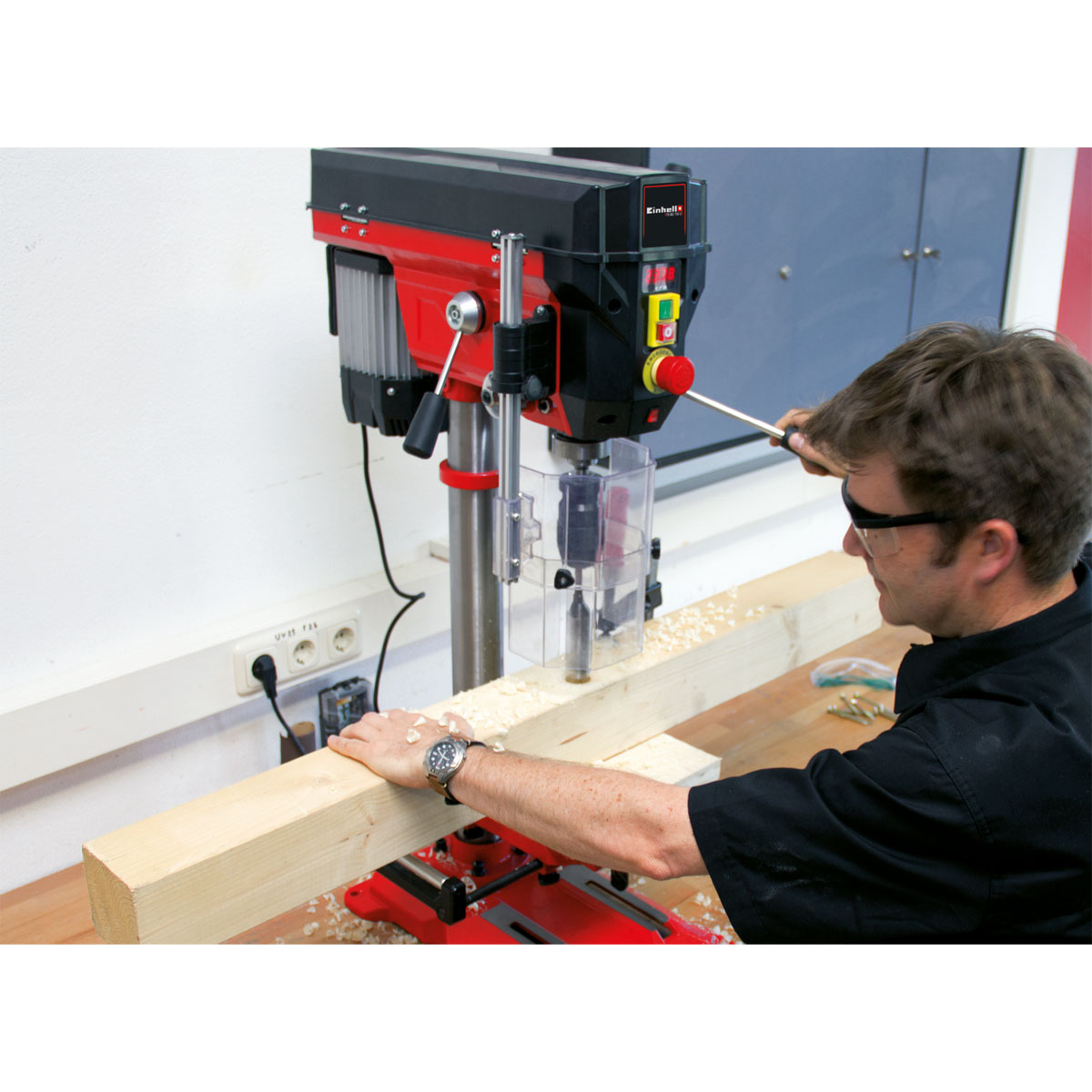 Einhell Säulenbohrmaschine TE-BD 750 E Bild 2