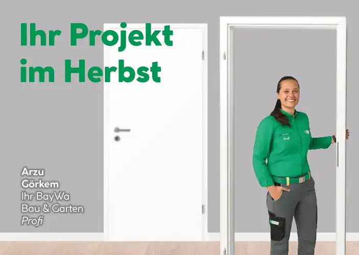Eine weiße Tür mit einem weiblichen Hellweg Profi
