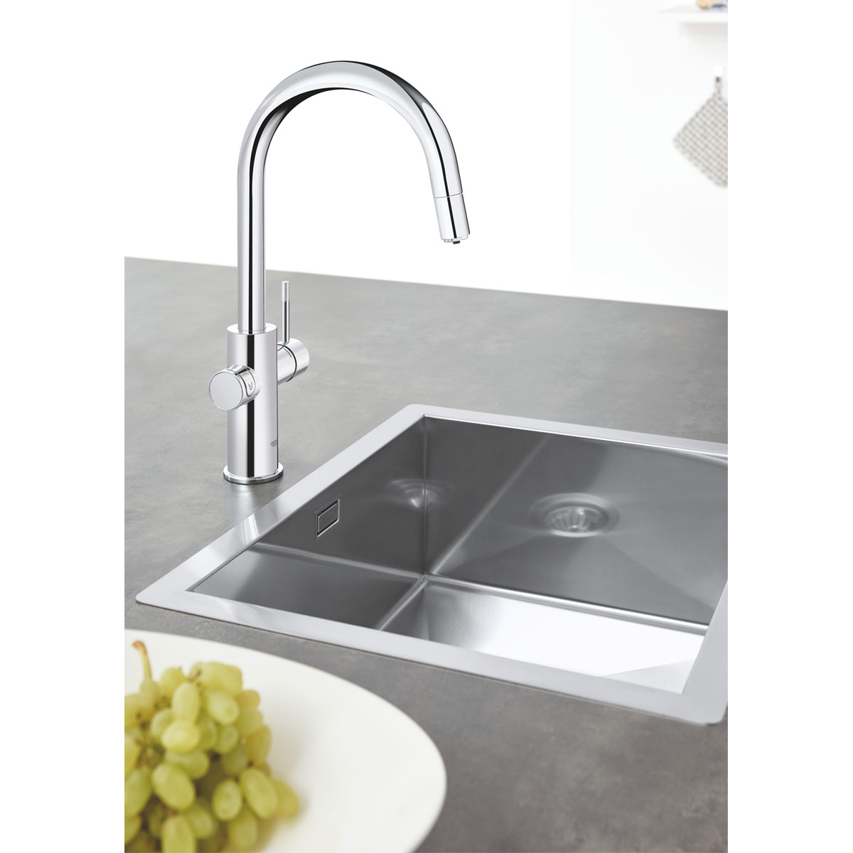 Grohe Spültischbatterie Blue Home mit Filterfunktion C-Auslauf 