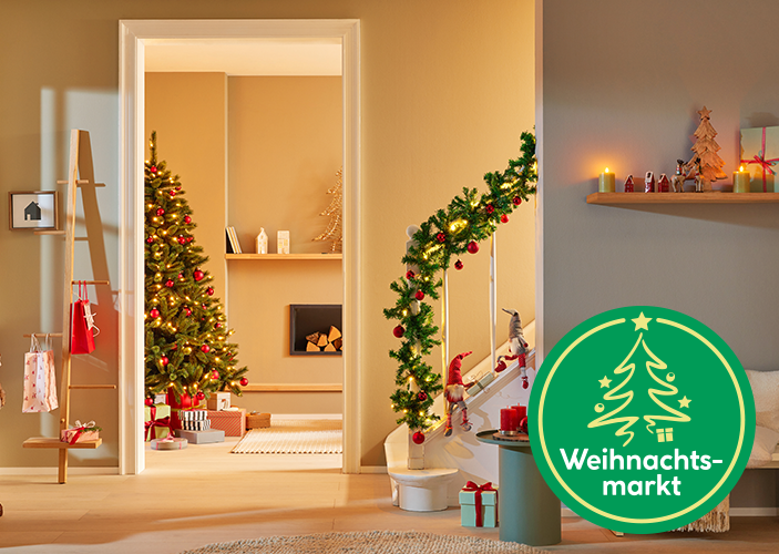 Einige Weihnachtsartikel im Wohnzimmer eingerichtet 