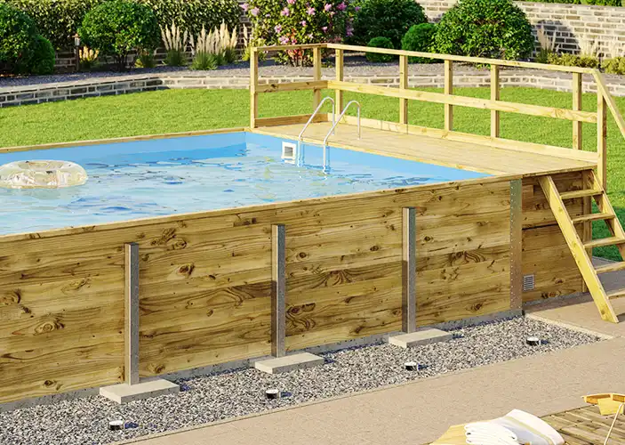Pool mit Holzverkleidung klein