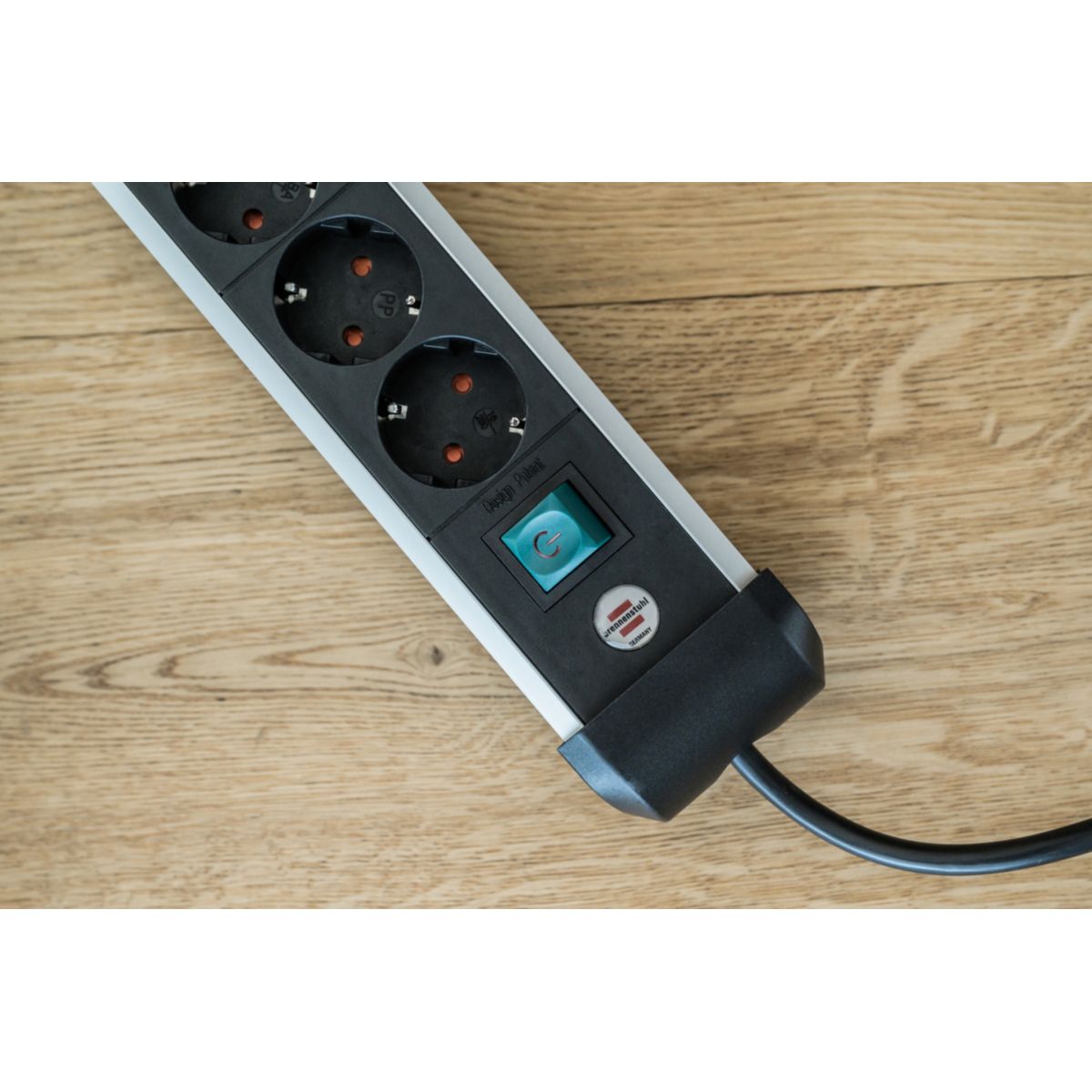 Brennenstuhl Premium-Alu-Line Steckdosenleiste 12-fach mit 2x 6-fach schaltbarer Steckdose Bild 8