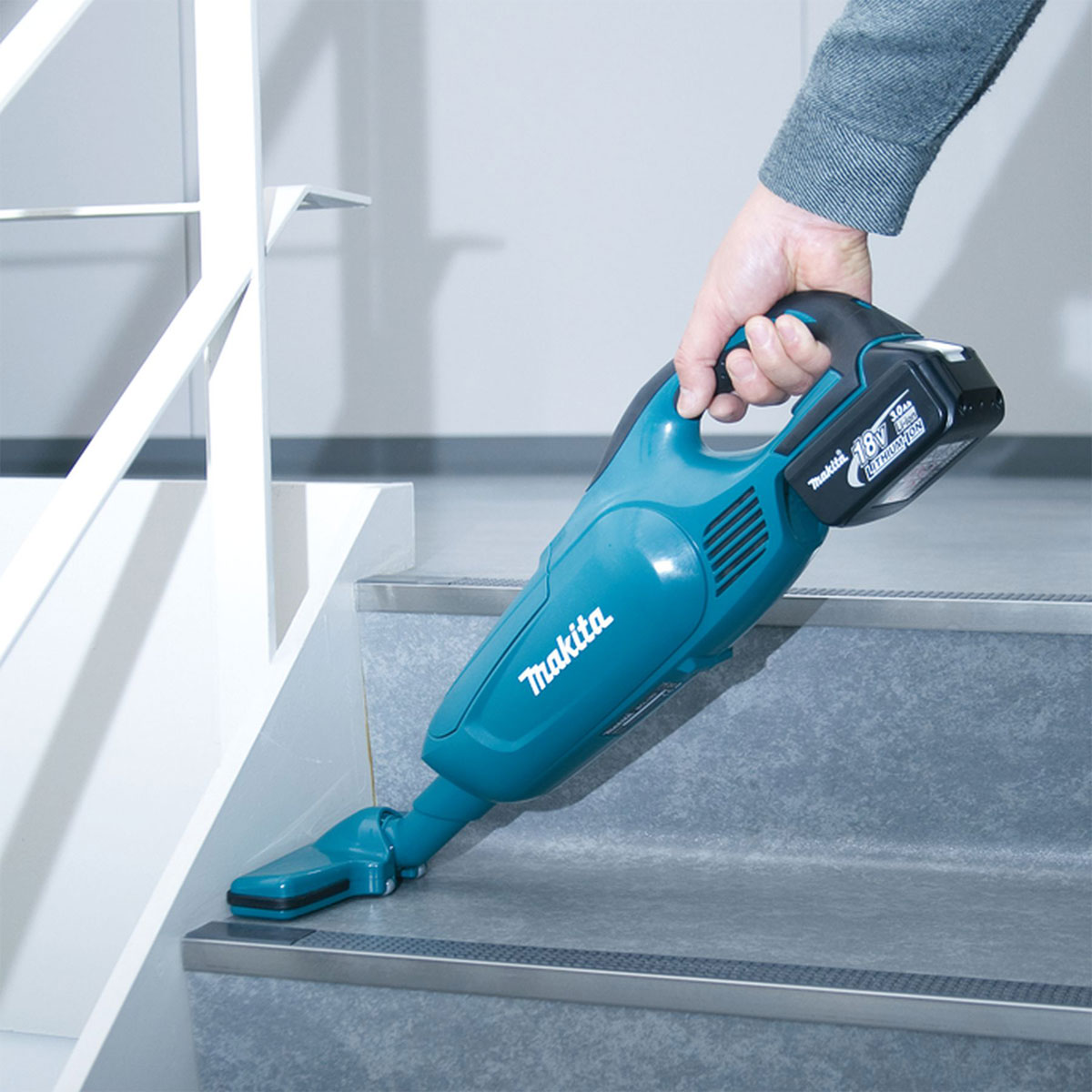 Makita Akku-Staubsauger DCL182Z Bild 2