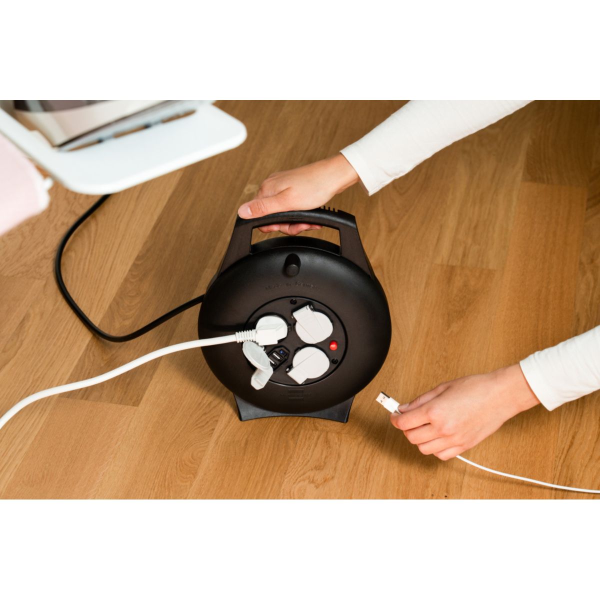 Brennenstuhl Vario-Line Kabelbox 3-fach USB-Ladefunktion 10m Bild 7