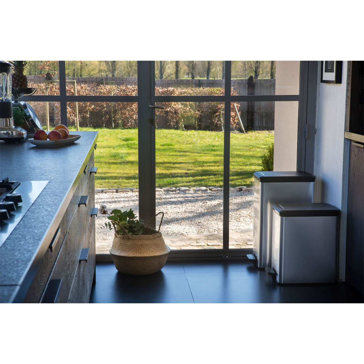 Curver  Mülleimer DECO Bin SLIM 25L mit Pedal schwarz silber metallic Bild 3