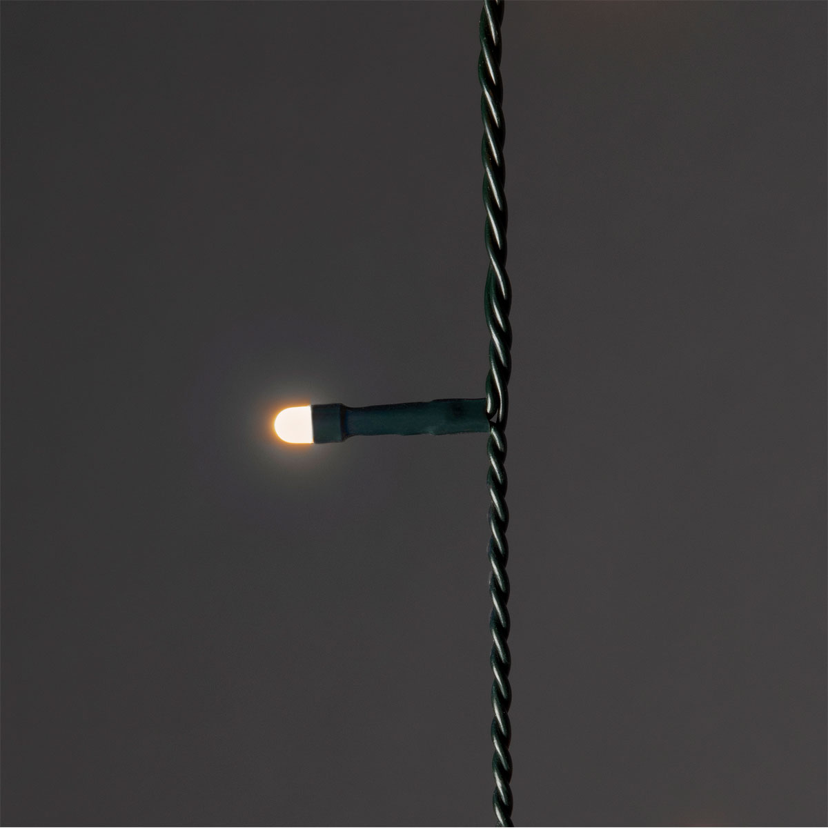 Konstsmide LED Baummantel mit Ring Durchmesser 11 cm 5 Stränge mit je 50  bernsteinfarbenen Dioden gefrostet | 205408