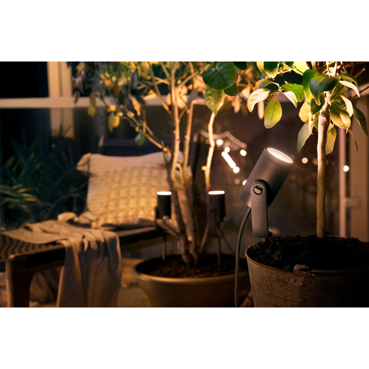 Philips Hue LED-Außenleuchte Lily 19,4 x 8,4 x 7 cm schwarz Bild 4