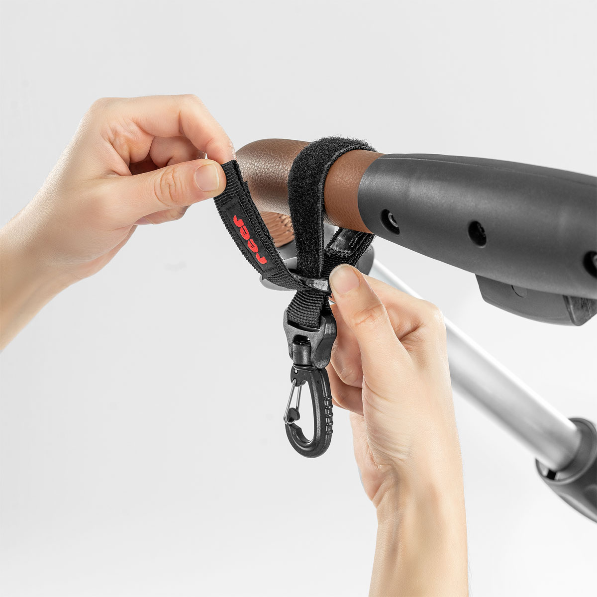 Kinderwagenhaken Clip und Go Hook schwarz 2 Stück Bild 5