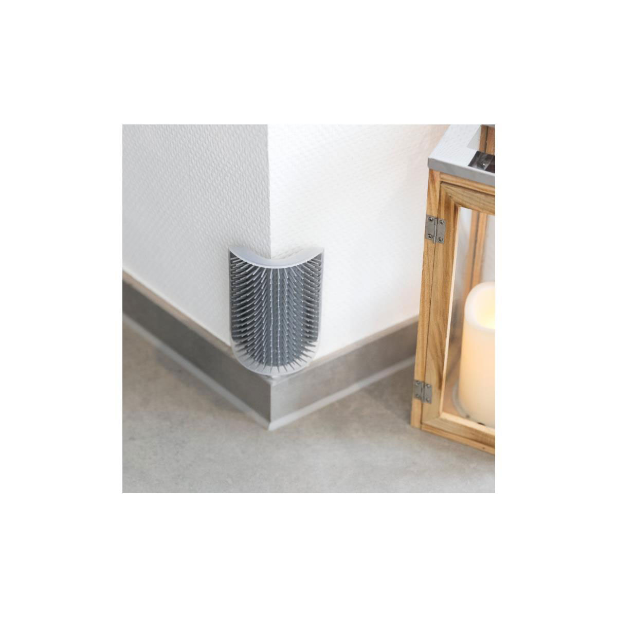 Trixie Eck-Massagebürste grau