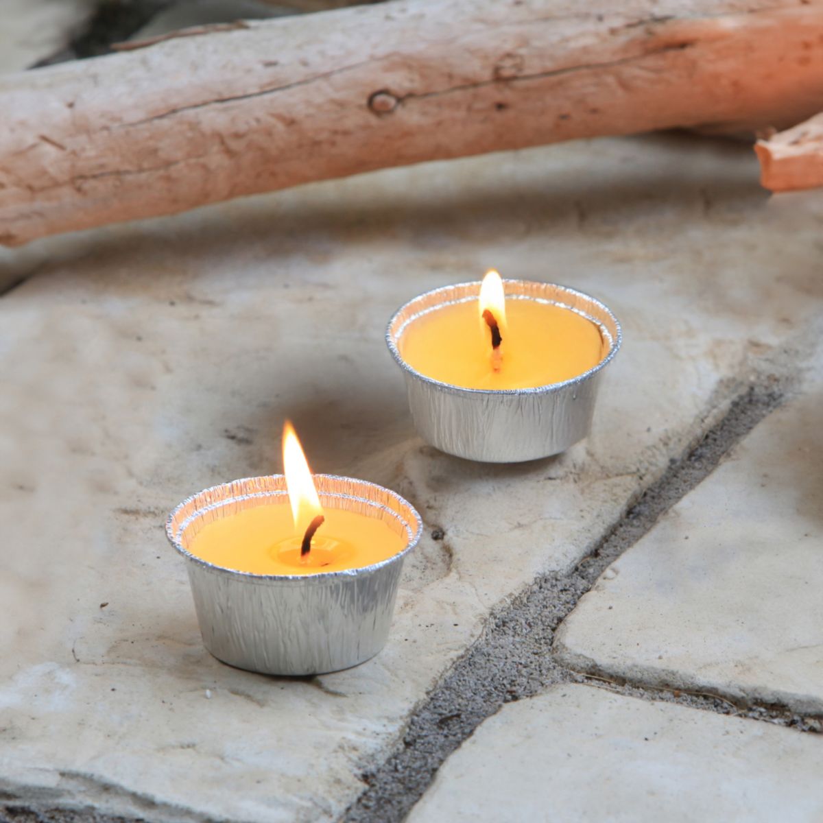 Flower Power 4er Set Citronellakerze in Aluschale 8 x 3,5 cm Bild 2