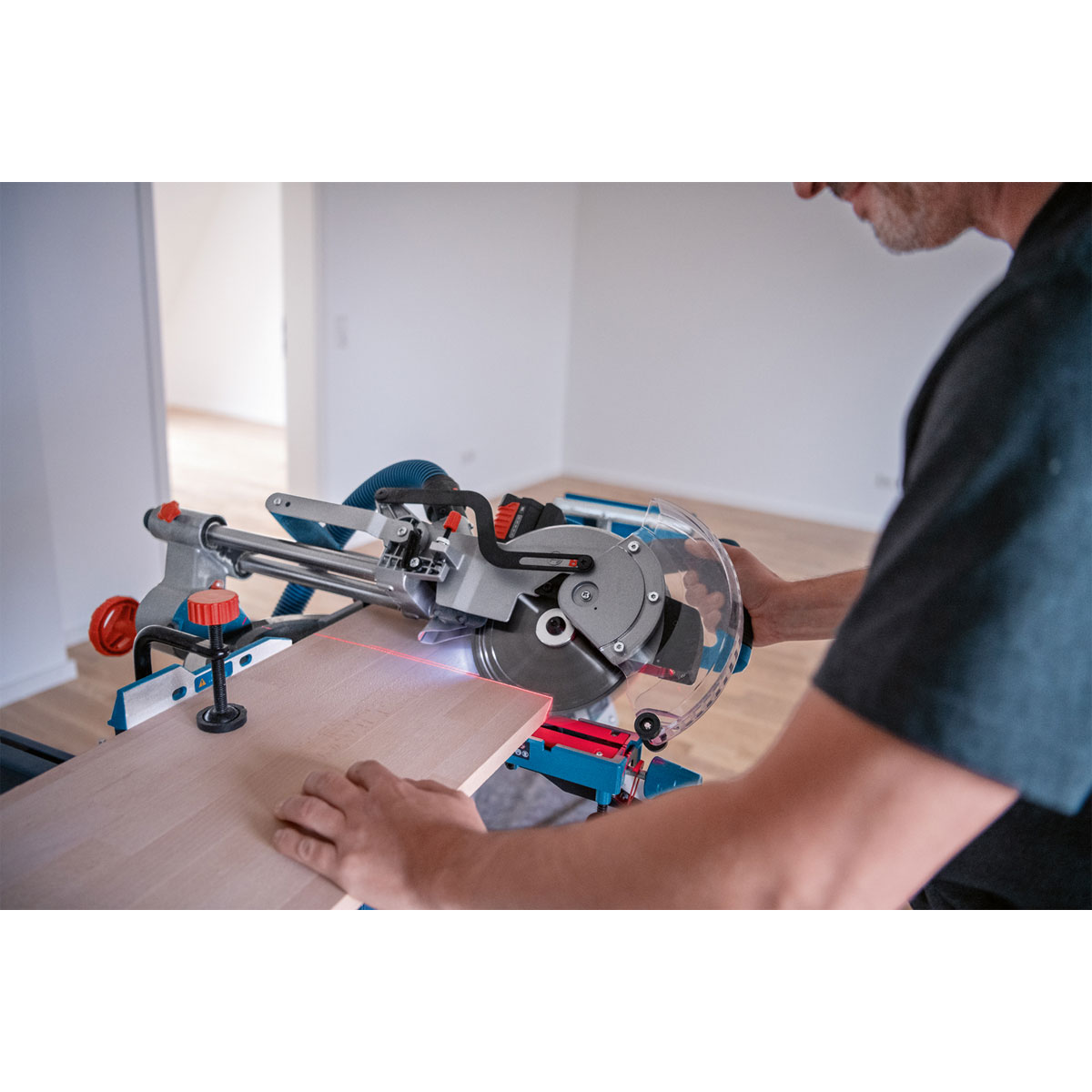 Bosch Professional Akku Kapp- und Gehrungssäge Biturbo GCM 18V-216 D Bild 4