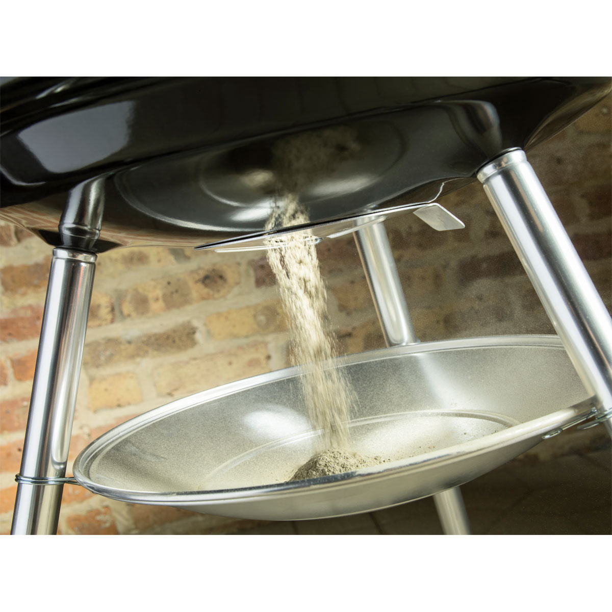 Weber compact kettle top