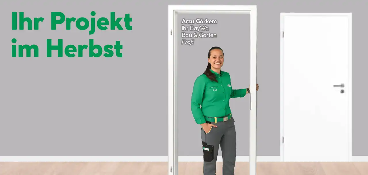 Eine weiße Tür mit einem weiblichen Hellweg Profi